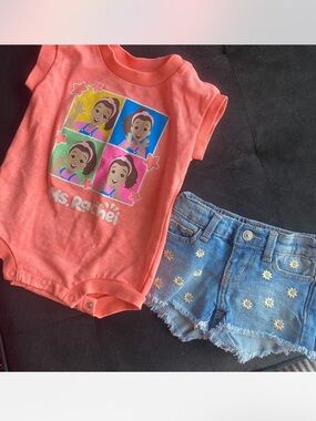 'Ms. Rachel' Baby Onesie With Bucket Hat and Sunflower Short